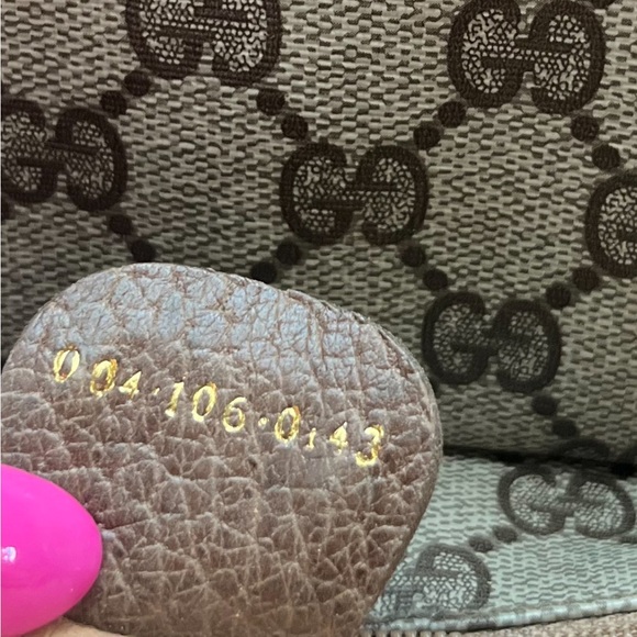 Authentic GUCCI clutch - Picture 9 of 15